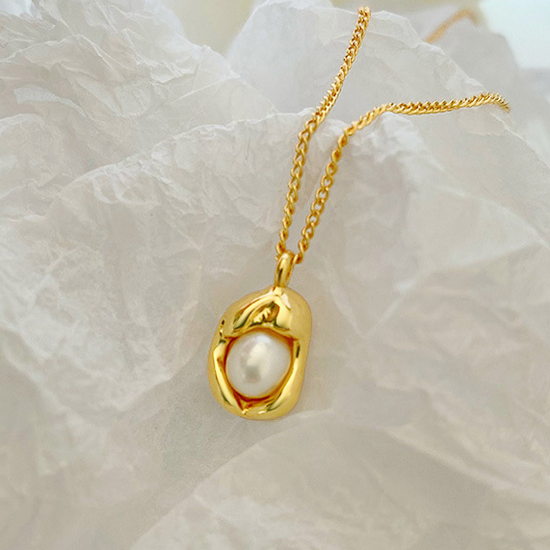 Pearl Pendant Necklace - 18K Gold Plated - Necklace - ONNNIII