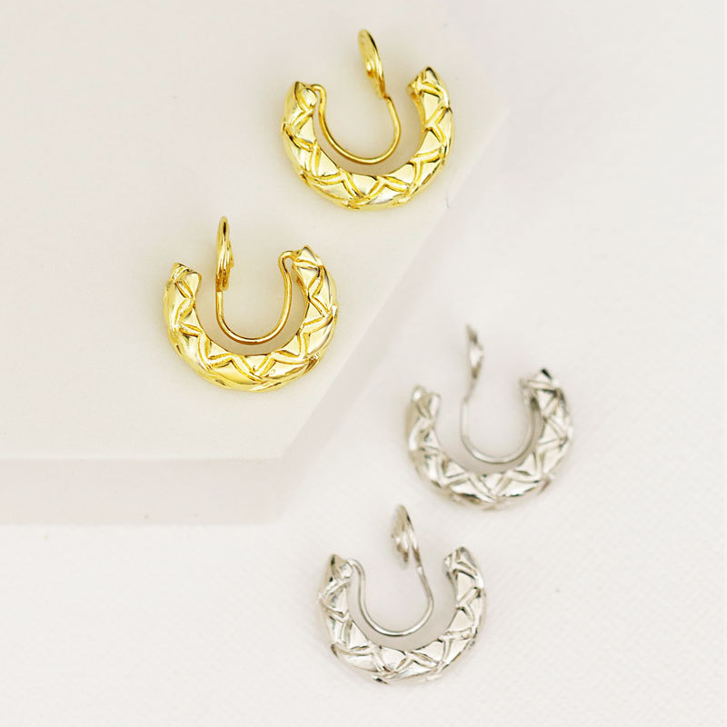 Engraved Clip-On Earrings - 18K Gold Plated - Clip-On Earrings - ONNNIII