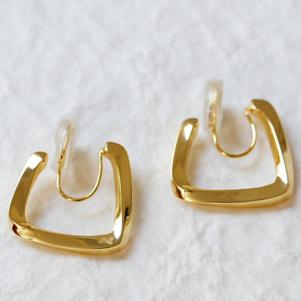 Twisted Square Clip-On Earrings - 18K Gold Plated - Clip-On Earrings - ONNNIII