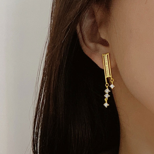 Scatter CZ Inlaid Clip-On Earrings - 18K Gold Plated - Clip-On Earrings - ONNNIII