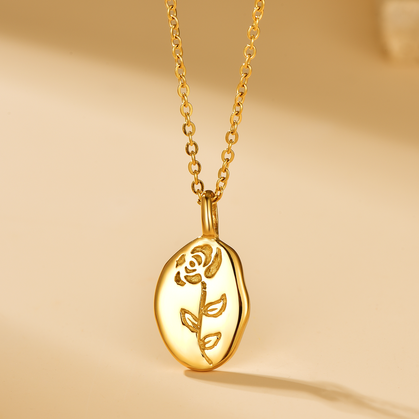 Rose Pendant Necklace - 18K Gold Plated - Hypoallergenic - Necklace - ONNNIII