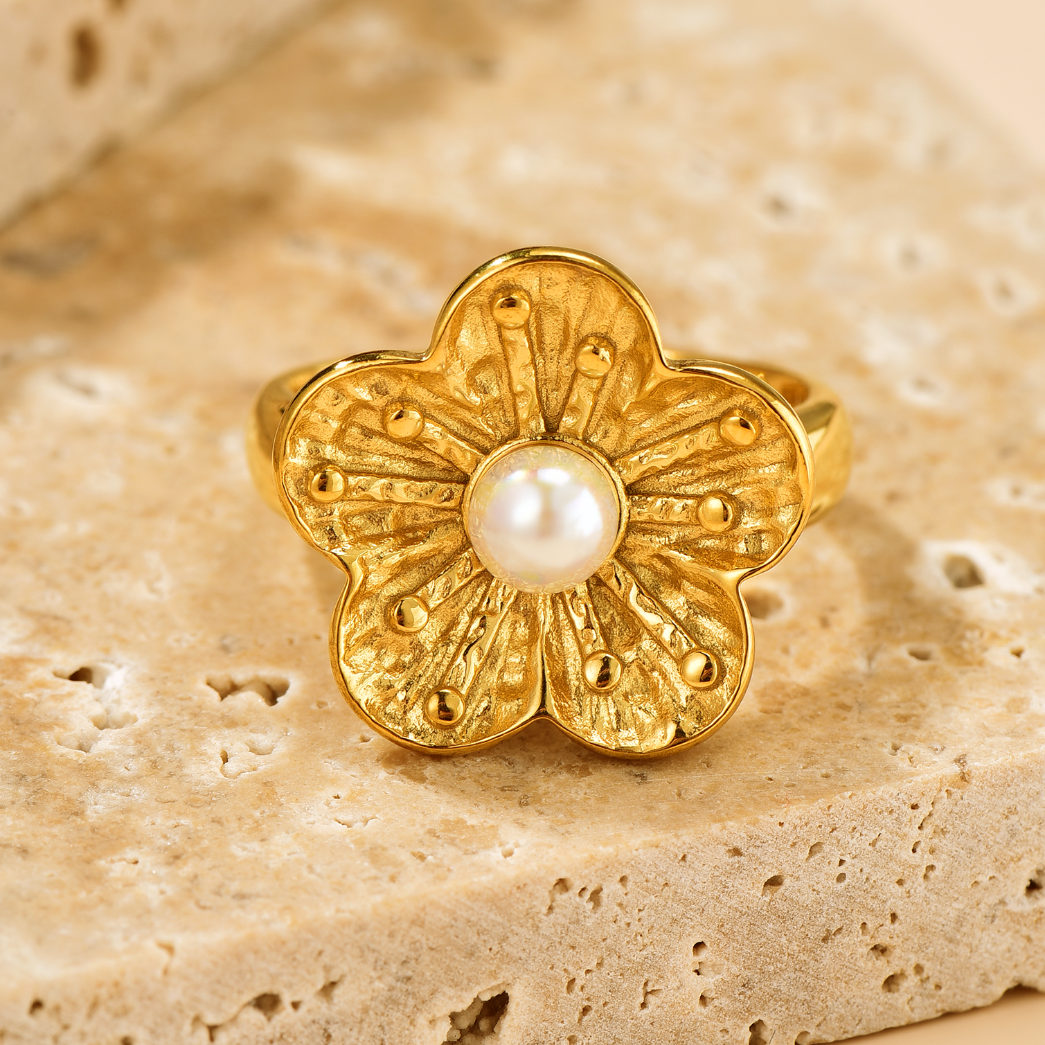 Flower Ring Inlaid with Pearl - Gold - Ring - ONNNIII