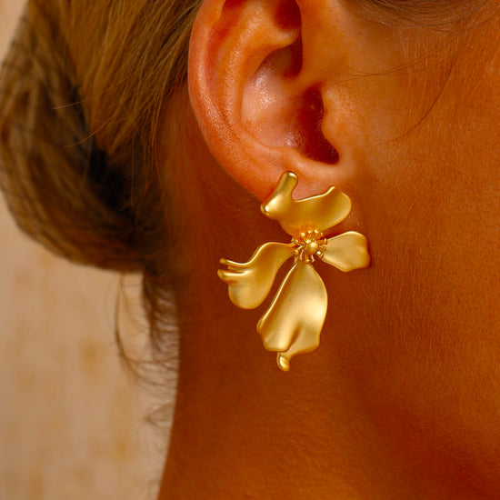 Flower Stud Earrings - Earrings - ONNNIII