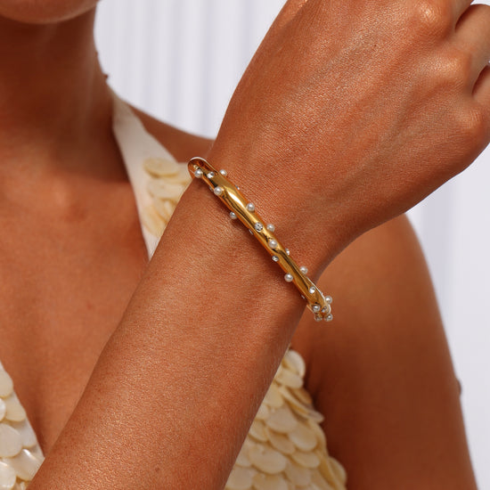 Bangle Inlaid with Pearls & CZ - 18K Gold Plated - Hypoallergenic - Bracelet - ONNNIII