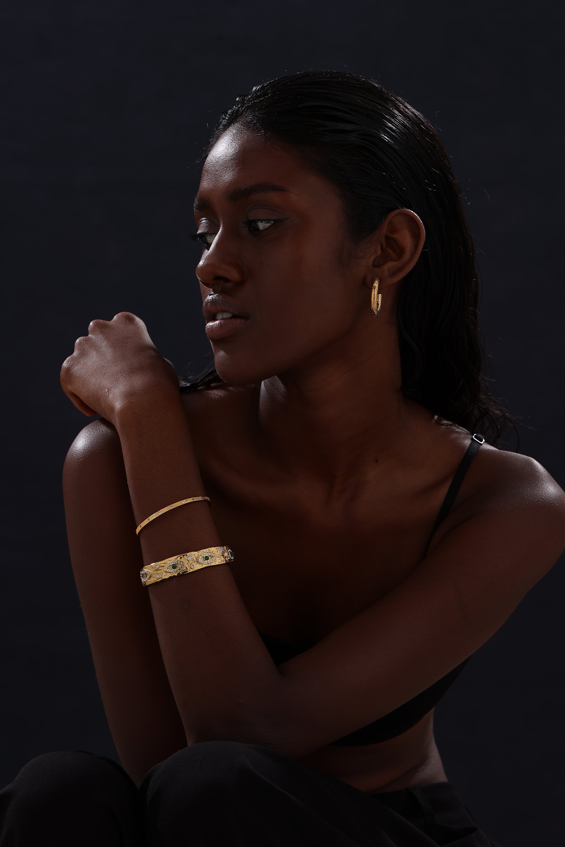 Textured Cuff Bangle with CZ - 18K Gold Plated - Bracelet - ONNNIII