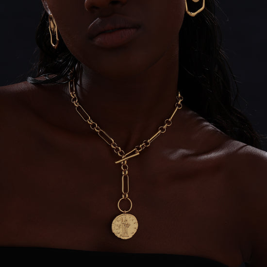 T-bar Curb Chain Necklace with Ancient Coin - Unisex - 18K Gold Plated - Necklace - ONNNIII