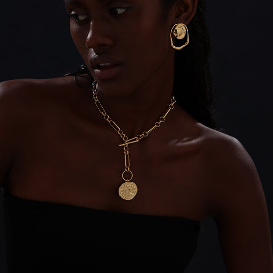 T-bar Curb Chain Necklace with Ancient Coin - Unisex - 18K Gold Plated - Necklace - ONNNIII