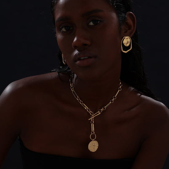 T-bar Curb Chain Necklace with Ancient Coin - Unisex - 18K Gold Plated - Necklace - ONNNIII