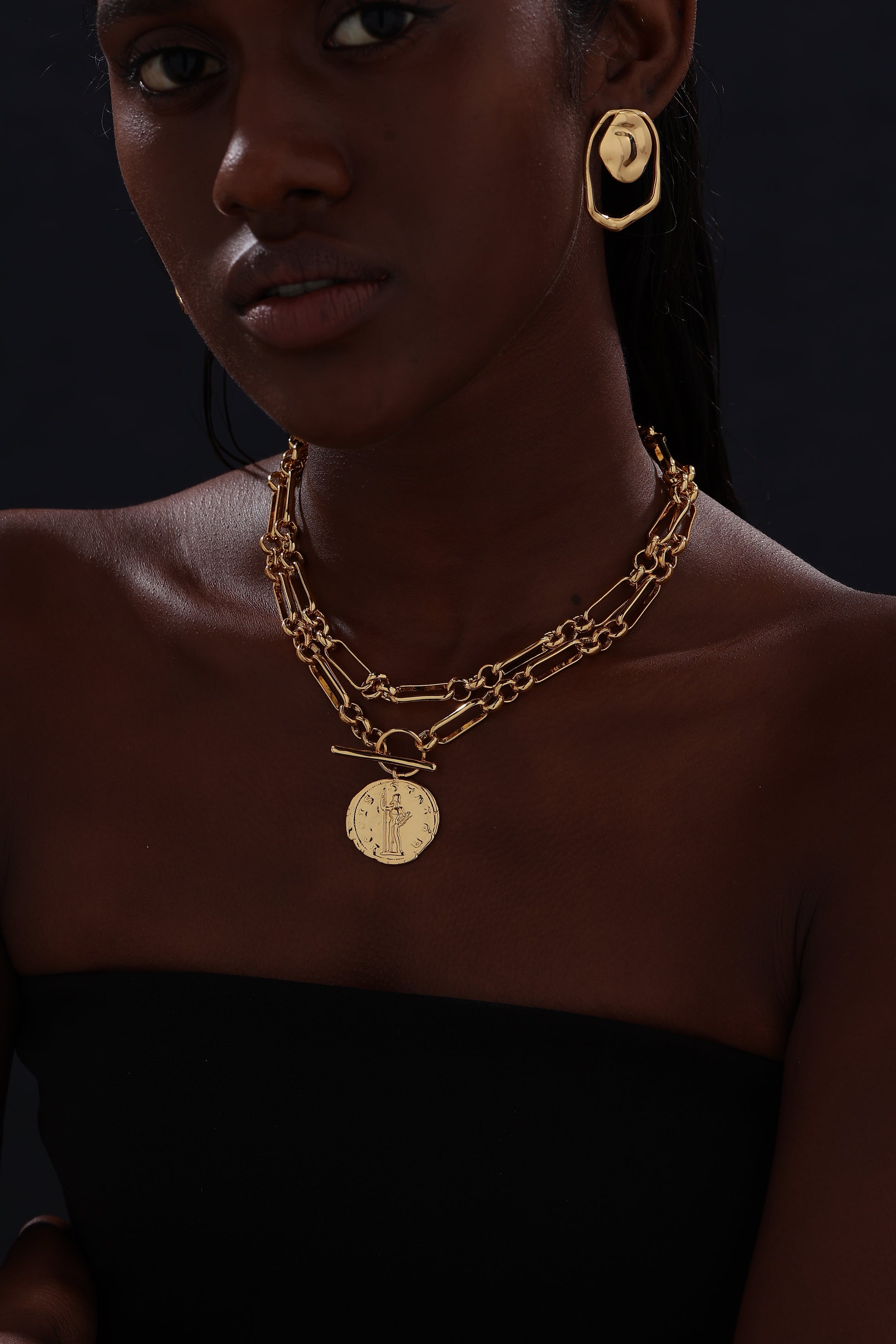 T-bar Curb Chain Necklace with Ancient Coin - Unisex - 18K Gold Plated - Necklace - ONNNIII