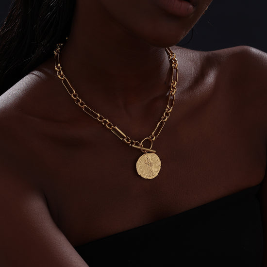 T-bar Curb Chain Necklace with Ancient Coin - Unisex - 18K Gold Plated - Necklace - ONNNIII