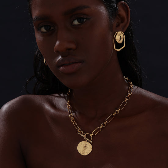 T-bar Curb Chain Necklace with Ancient Coin - Unisex - 18K Gold Plated - Necklace - ONNNIII