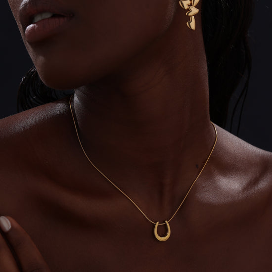 U Pendant Necklace - 18K Gold Plated - Hypoallergenic - Necklace - ONNNIII