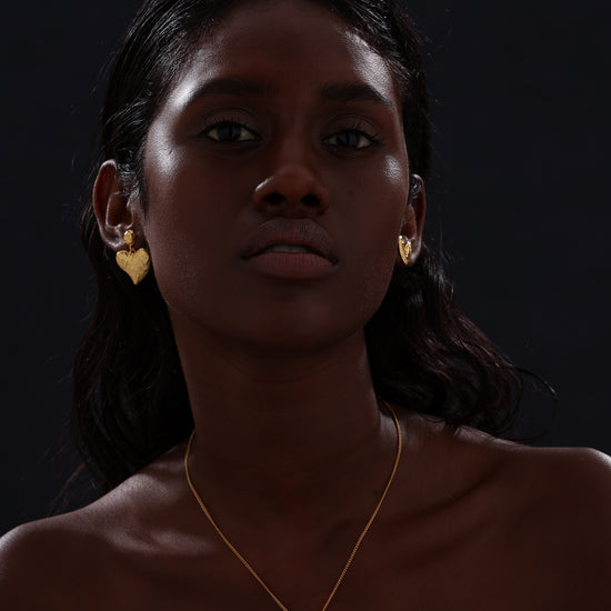 Textured Heart Stud Earrings - 18K Gold Plated - Earrings - ONNNIII