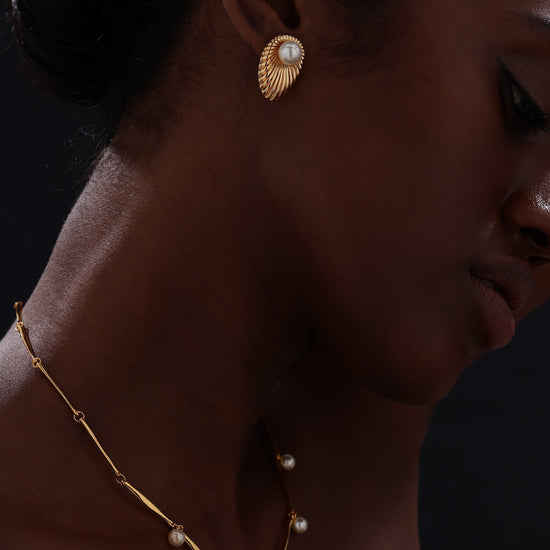 Oval Textured Stud Earrings Inlaid with Pearl - Earrings - ONNNIII