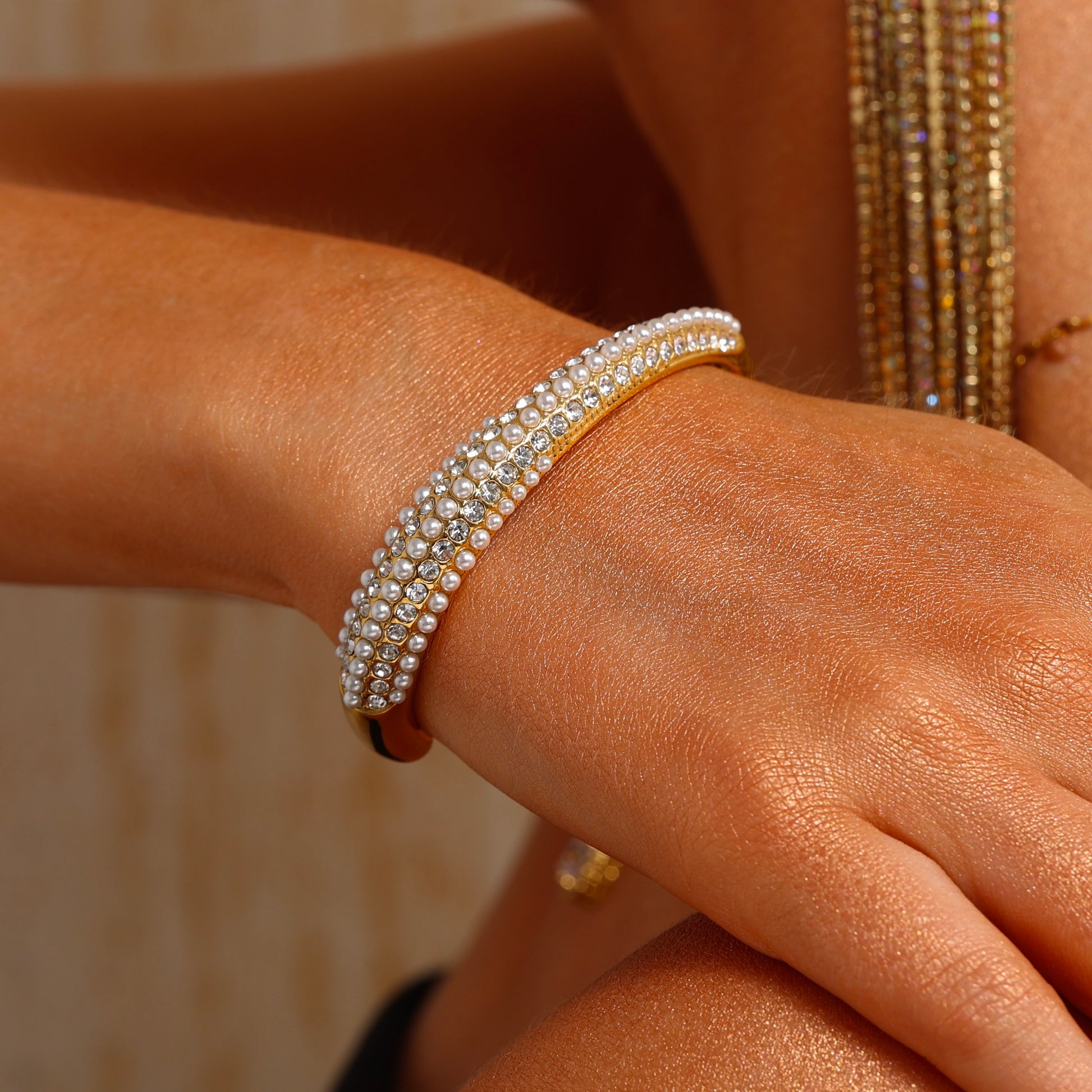 Cuff Bangle Inlaid with Pearls & CZ - 18K Gold Plated - Hypoallergenic - Bracelet - ONNNIII