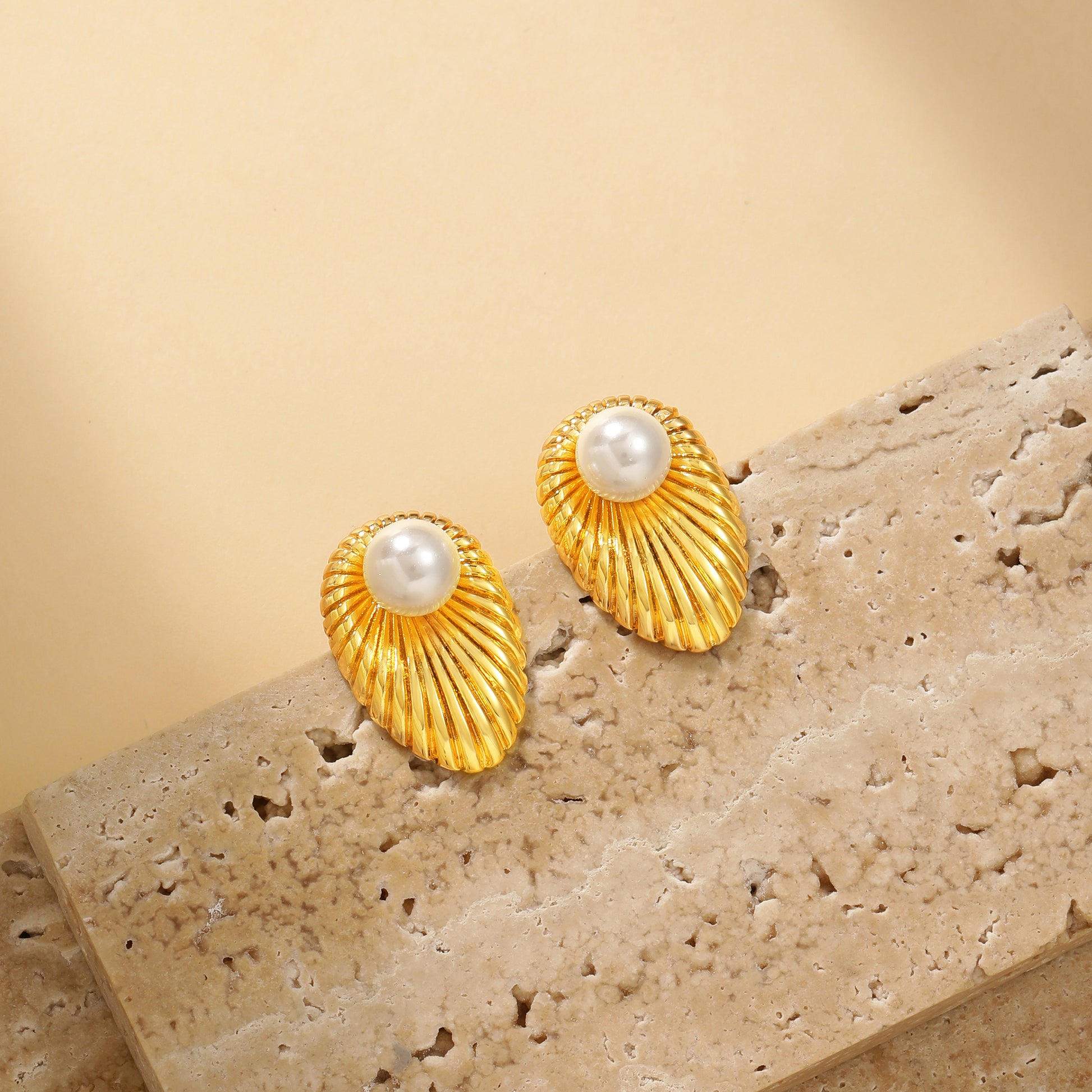 Oval Textured Stud Earrings Inlaid with Pearl - Earrings - ONNNIII