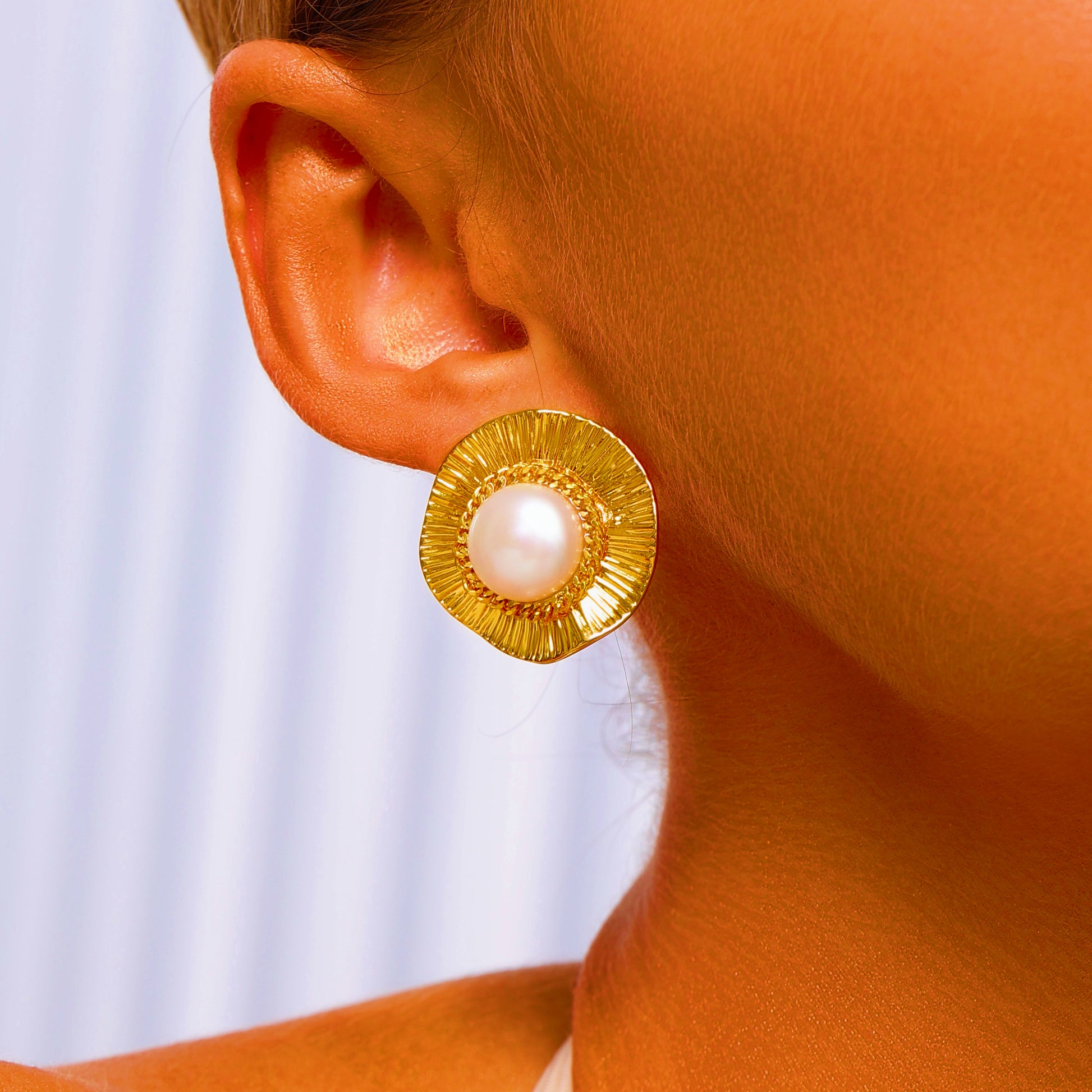 Gold Rim Pearl Stud Earrings - Earrings - ONNNIII