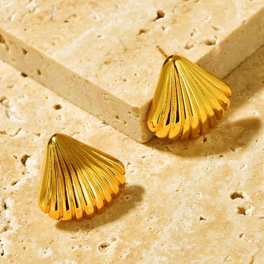 Scallop Shell Stud Earrings - 18K Gold Plated - Earrings - ONNNIII