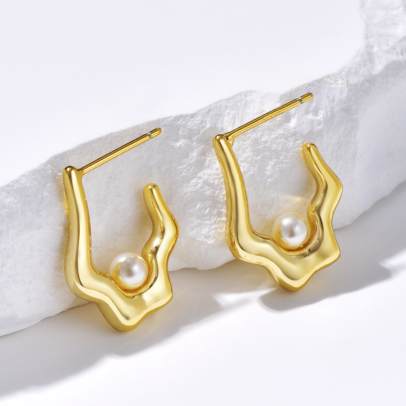 Pearl Huggie Earrings - 14K Gold Plated - Earrings - ONNNIII