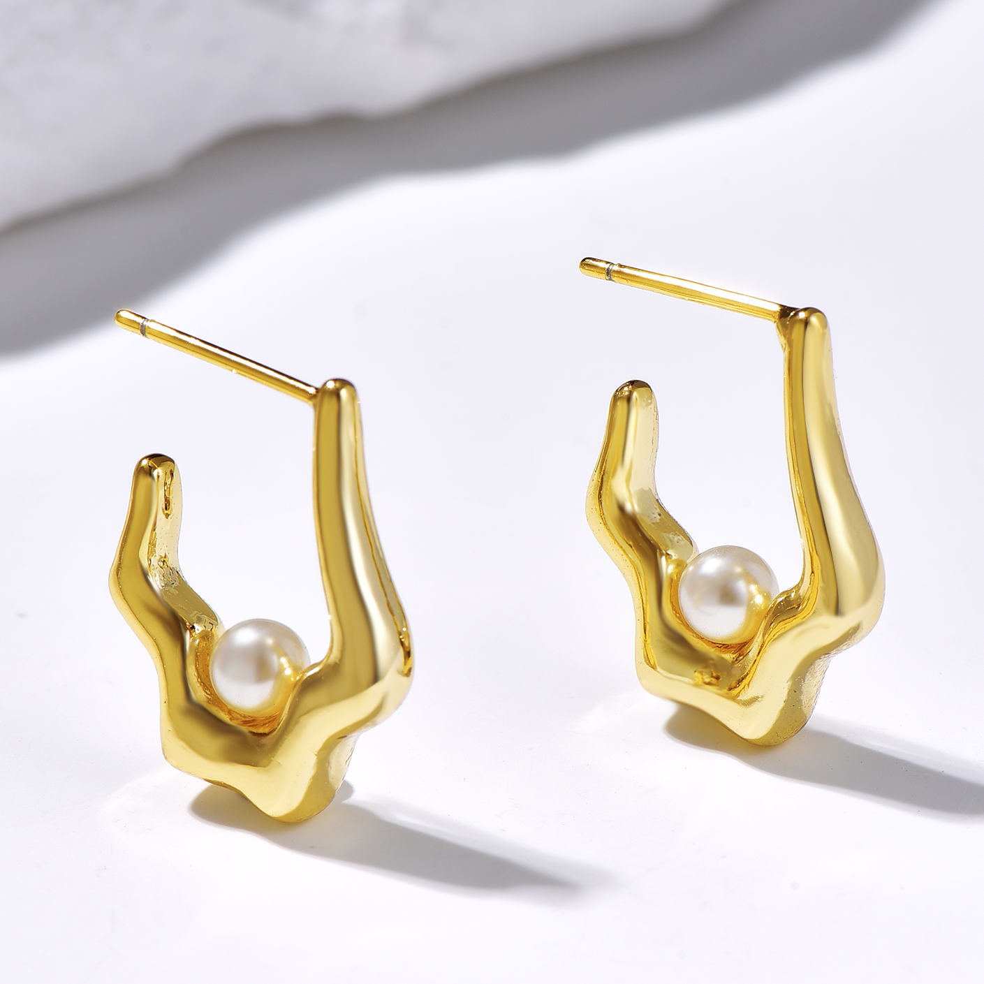 Pearl Huggie Earrings - 14K Gold Plated - Earrings - ONNNIII