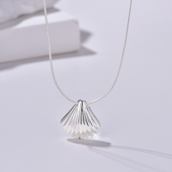 Scallop Shell Pendant Necklace - Silver - Necklace - ONNNIII