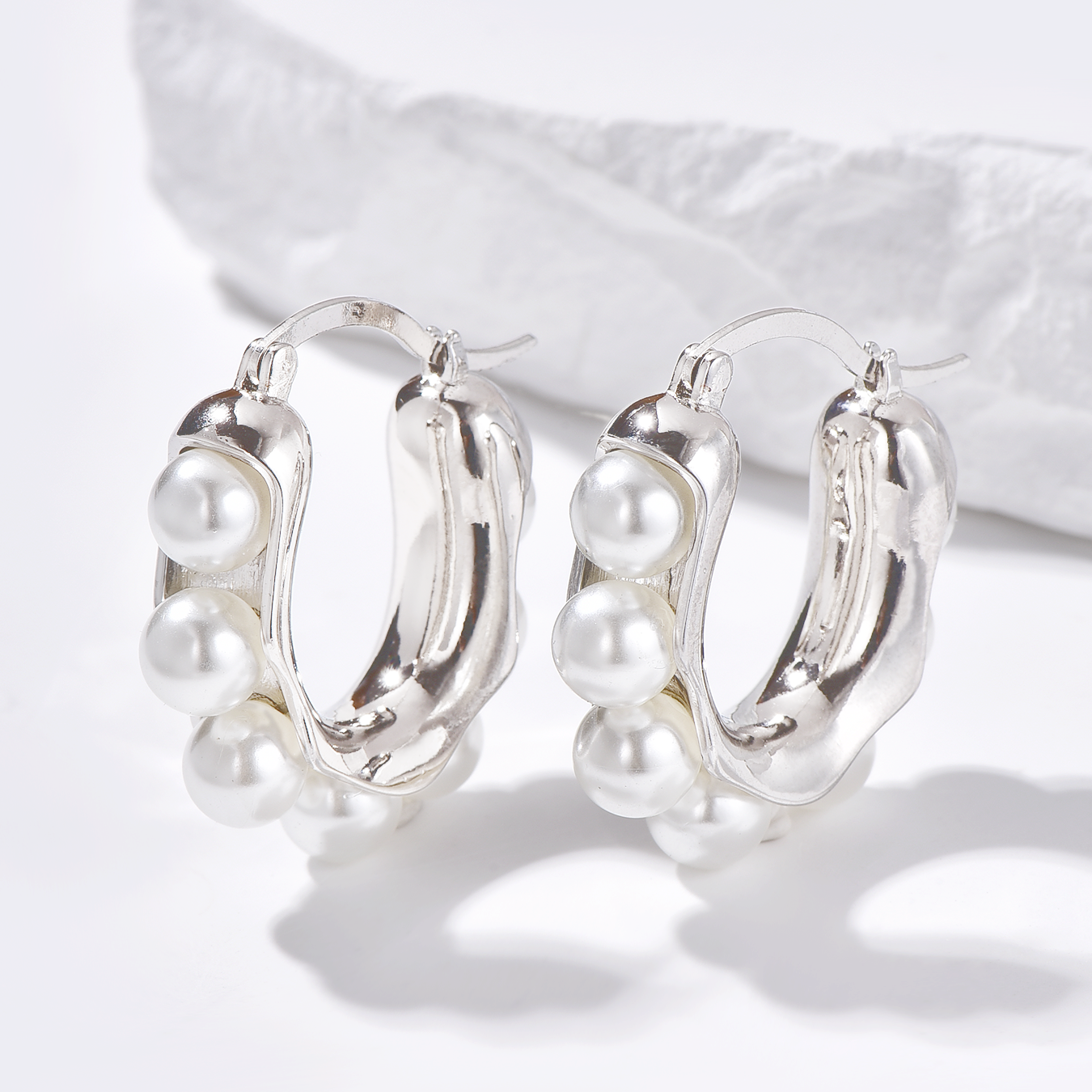 Pearl Hoop Earrings - Silver - Earrings - ONNNIII