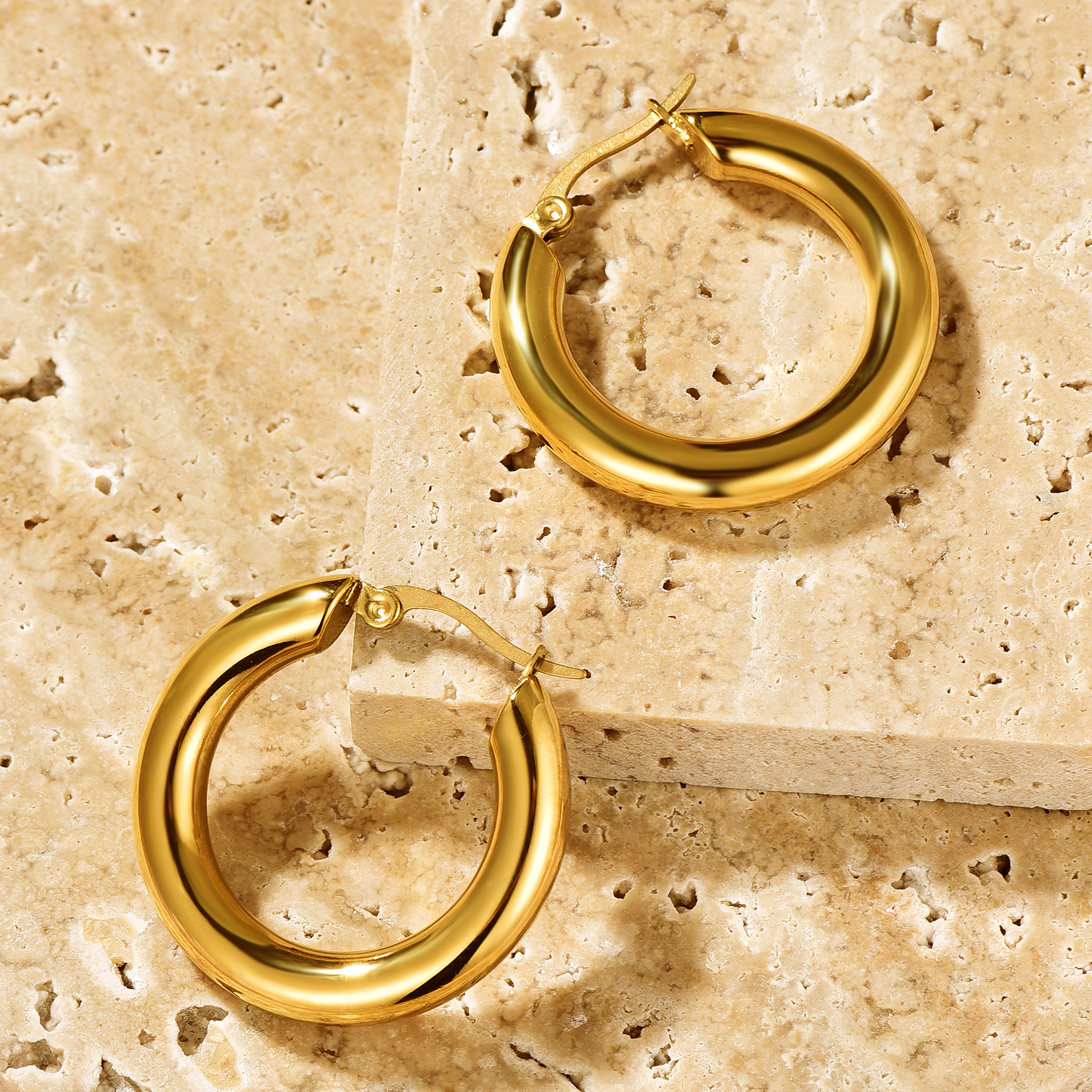 Chunky Hoops - 18K Gold Plated - Unisex - Hypoallergenic - S/M/L/XL - Earrings - ONNNIII